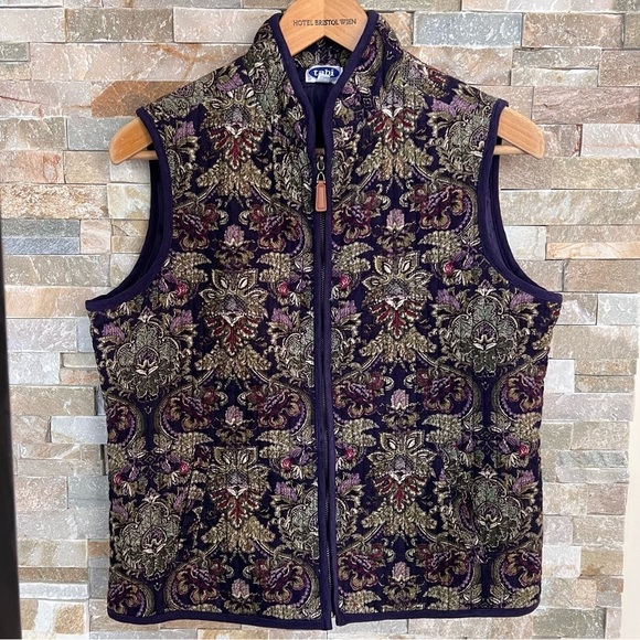 Tabi Jackets & Blazers - Tabi Vintage Grandma Paisley Quilted Vest M